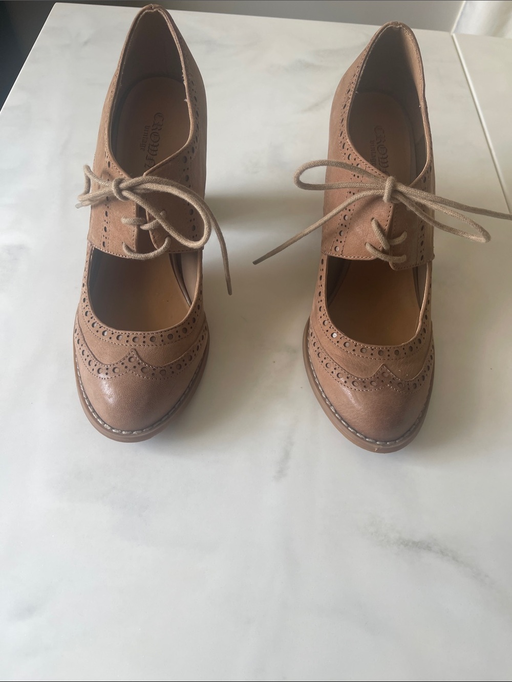 Crown Vintage Women's Lace-Up Wingtip Heels in Light Brown